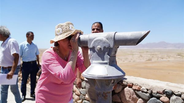 وزيرة البيئة بقرية