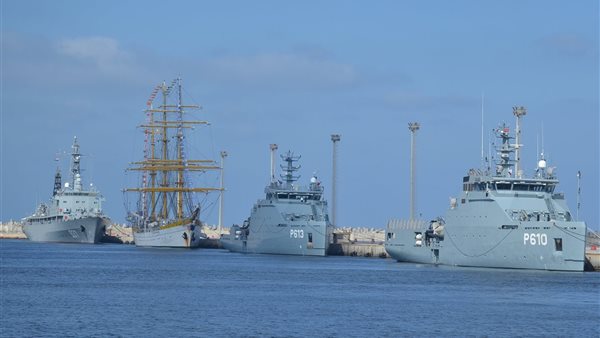 القوات البحرية -