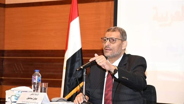 عميد كلية الدراسات