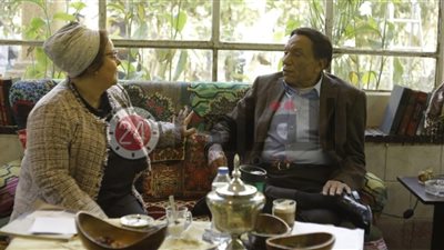 عادل إمام ودلال عبد العزيز يستكملان تصوير “فلانتينو” في فيلا بالشيخ زايد (صورة)