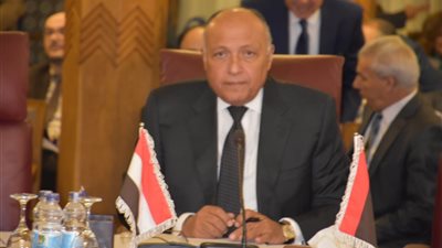 وزير الخارجية يتصل هاتفيًا بنظيره اليوناني لبحث أزمة توقيع مذكرة بين تركيا وحكومة فايز السراج