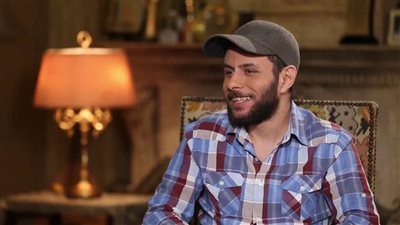 الليلة.. عمر فاروق الفيشاوي يكشف أسرار آخر عامين في حياة والده وعلاقته بشقيقه