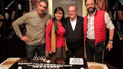 عمرو القاضي وفرح يوسف ضمن مفاجآت “صندوق الدنيا” (صور)