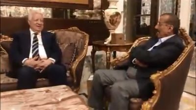 شاهد.. الملياردير الإماراتي خلف الحبتور يستقبل مرتضى منصور ونجله أحمد في منزله (فيديو)