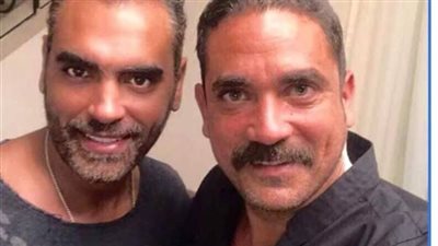 شقيق أمير كرارة يهنئه على بدء تصوير مسلسله الجديد “الاختيار” (صورة)