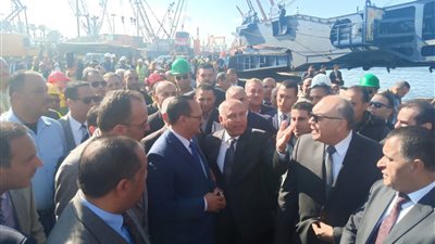 وزير النقل: نبحث مضاعفة غرامة التدخين داخل القطارات