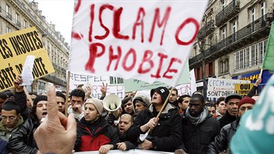 الإفتاء: أمريكا تحتل المركز الأول في مؤشر الإسلاموفوبيا لشهر أكتوبر 2019 (صورة)