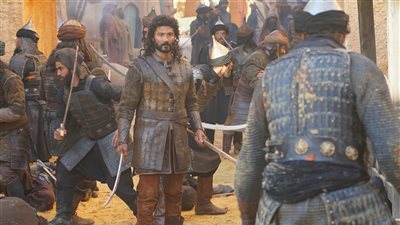 خالد النبوي بـ”يهوهو” في كواليس مسلسل “ممالك النار” (فيديو)