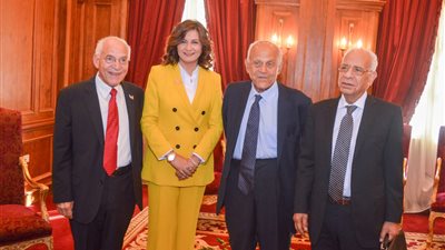 وزيرة الهجرة تشارك في حفل تخرج الدفعة الـ11 لكليتي إدارة الأعمال والاقتصاد والعلوم السياسية بالجامعة البريطانية