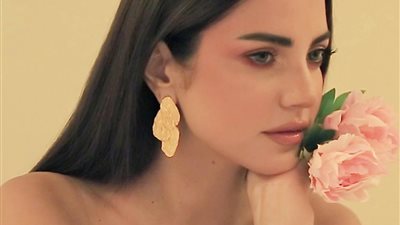 بعد انتشار شائعة زواجها من نور الشريف.. درة ساخرة: أنا متجوزة رشدي أباظة (صورة)