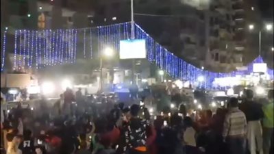 وسط تنطيط الأطفال.. محمد رمضان يدخل بسيارته لافتتاح محل حلاقة فى العمرانية (صور وفيديو)