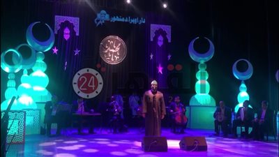 “الشيخ إيهاب يونس” يشدو على مسرح أوبرا دمنهور