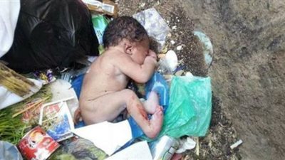 الأمن يكثف جهوده لضبط أم تركت رضيعها أمام مسجد بالدقهلية