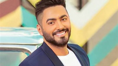 تامر حسني يغني باللهجة “الصعيدي” في ألبومه الجديد (فيديو)