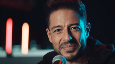 حماقي يطرح كليب “راسمك في خيالي” بتصوير من حفله الأخير بالتجمع (فيديو)