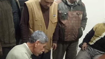 القوى العاملة في الفيوم تُنهي إضراب 137 عاملا بـ”سيلا” للزيوت (صور)