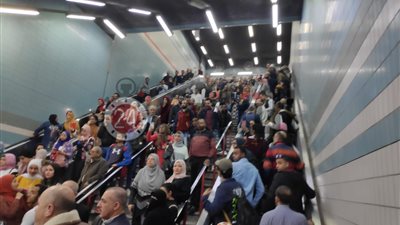 عطل مفاجئ بمحطة عبده باشا بالخط الثالث للمترو نتيجة فصل التيار الكهربائي