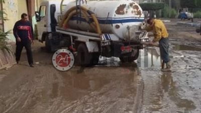 طقس سيئ يضرب دمياط وإغلاق بوغاز الصيد بعزبة البرج (صور)