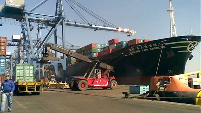 “المالية”: تطوير العمل بالموانئ والتحول إلى “النافذة الواحدة” تدريجيًا لتقليل زمن الإفراج