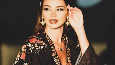 عيد ميلاد جوهرة.. شاهد صورة نادرة للراقصة الروسية في الطفولة مع والدتها