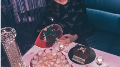 جوهرة تحتفل بعيد ميلادها الـ32 بطريقة رومانسية مع رجلين في فندق بالكويت (صور)