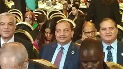 “نفكر في إنشاء كليات غير نمطية”.. رئيس جامعة الأقصر يشارك بمنتدى شباب العالم