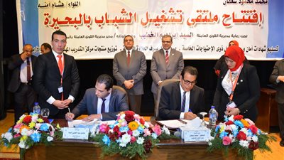 “القوى العاملة”: رفع العلاوة الخاصة للعاملين في 36 شركة (تفاصيل)