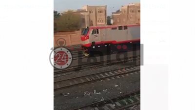 تشغيل أول جرار أمريكي على قطار القاهرة-الإسكندرية (فيديو)