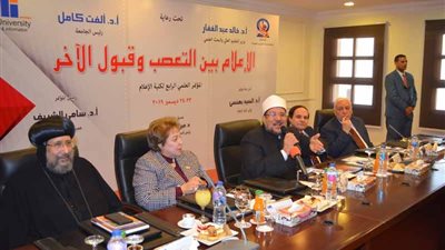 وزير الأوقاف يهنئ المصريين بعيد الميلاد المجيد: “نعمل دون تمييز لخدمة الوطن” (صور)