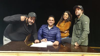 أكرم حسني يطرح بوستر مسرحية “عطل فني” ويعلن موعد عرضها (صورة)