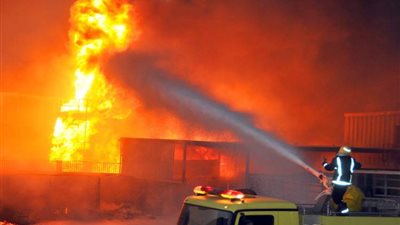 بسبب لهو الأطفال بالكبريت.. نشوب حريق بوحدة سكنية في قنا