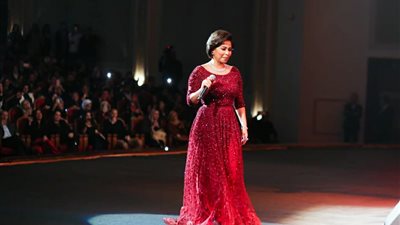 شيرين عبد الوهاب تتألق بحفل مهرجان دبي للتسوق (فيديو)