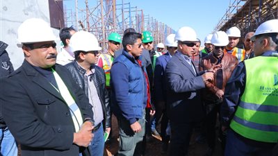 وزير النقل يتفقد تنفيذ محطات القطار الكهربائي.. ويوجه بتكثيف الأعمال لإنجاز المشروع
