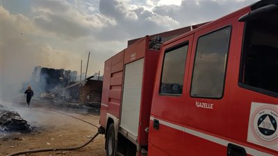 عاجل.. حريق هائل يلتهم أحد العقارات بالمنيرة