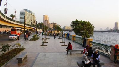 قبل اجتماع الحكومة.. رئيس الوزراء يستهل 2020 بتفقد ممشى أهل مصر