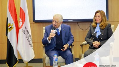 وزير التعليم يلقي محاضرة لنواب المحافظين الجدد بمقر الأكاديمية الوطنية للتدريب (صور)