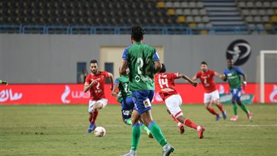 الأهلي يضرب المقاصة بثنائية نظيفة ويستعيد صدارة الدوري