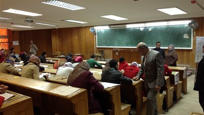 جامعة كفر الشيخ تُعلق على أنباء منع الطلاب من دخول دورات المياه أثناء الامتحانات