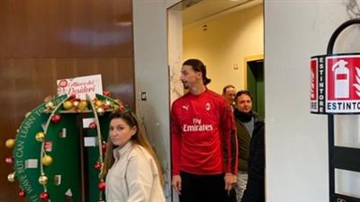 إبراهيموفيتش بقميص ميلان: سأجعل سان سيرو يقفز من جديد (فيديو)