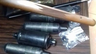 جمارك سفاجا تضبط محاولتي تهريب بنادق هواء وأدوية بشرية (صور)