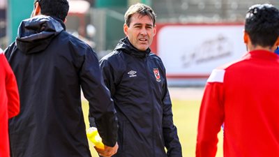 مران الأهلي.. محاضرة نظرية للاعبين وتدريبات قوية للحراس وفقرة للتصويب