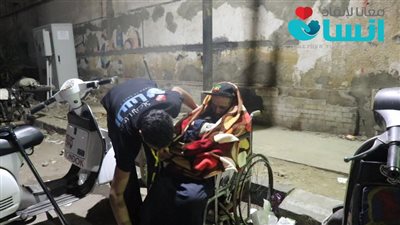 رفضت المستشفى استقباله.. “معًا لإنقاذ إنسان” تنقذ مسنًا يعاني الموت في السيدة زينب (صور)