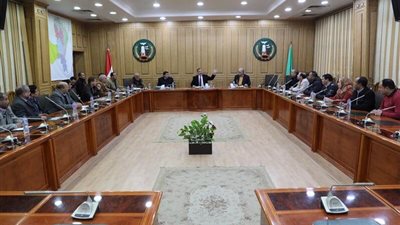 بسبب تأخر تسليم المشروعات.. محافظ المنوفية يلوّح بعقوبات على المقاولين والشركات