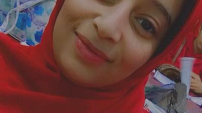 طفلة يهواها “الشعر”