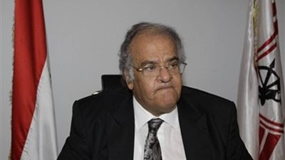 ممدوح عباس عن واقعة بصق أوباما: “أفعال مخلة ويجب التهذيب والتقويم”