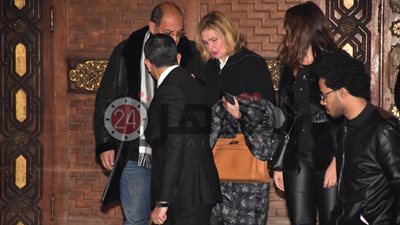 يسرا تحرص على تقديم واجب العزاء في مدير أعمال محمد منير بالشيخ زايد (صور وفيديو)