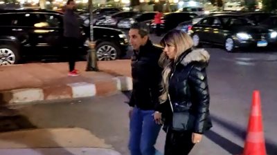 المتحدث العسكري السابق وإيمان أبو طالب يقدمان واجب العزاء في مدير أعمال محمد منير