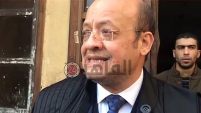 محامي راجح يطلب مراجعة الفيديوهات لتأكيد حمل “محمود البنا” آلة حادة (فيديو)