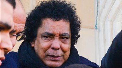 بعد عزاء مدير أعماله.. محمد منير: كان لقاء مع التسامح والحب (تدوينة)