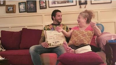 سيدتي الجميلة.. أحمد الفيشاوي يهنئ والدته سمية الألفي بمناسبة عيد ميلادها